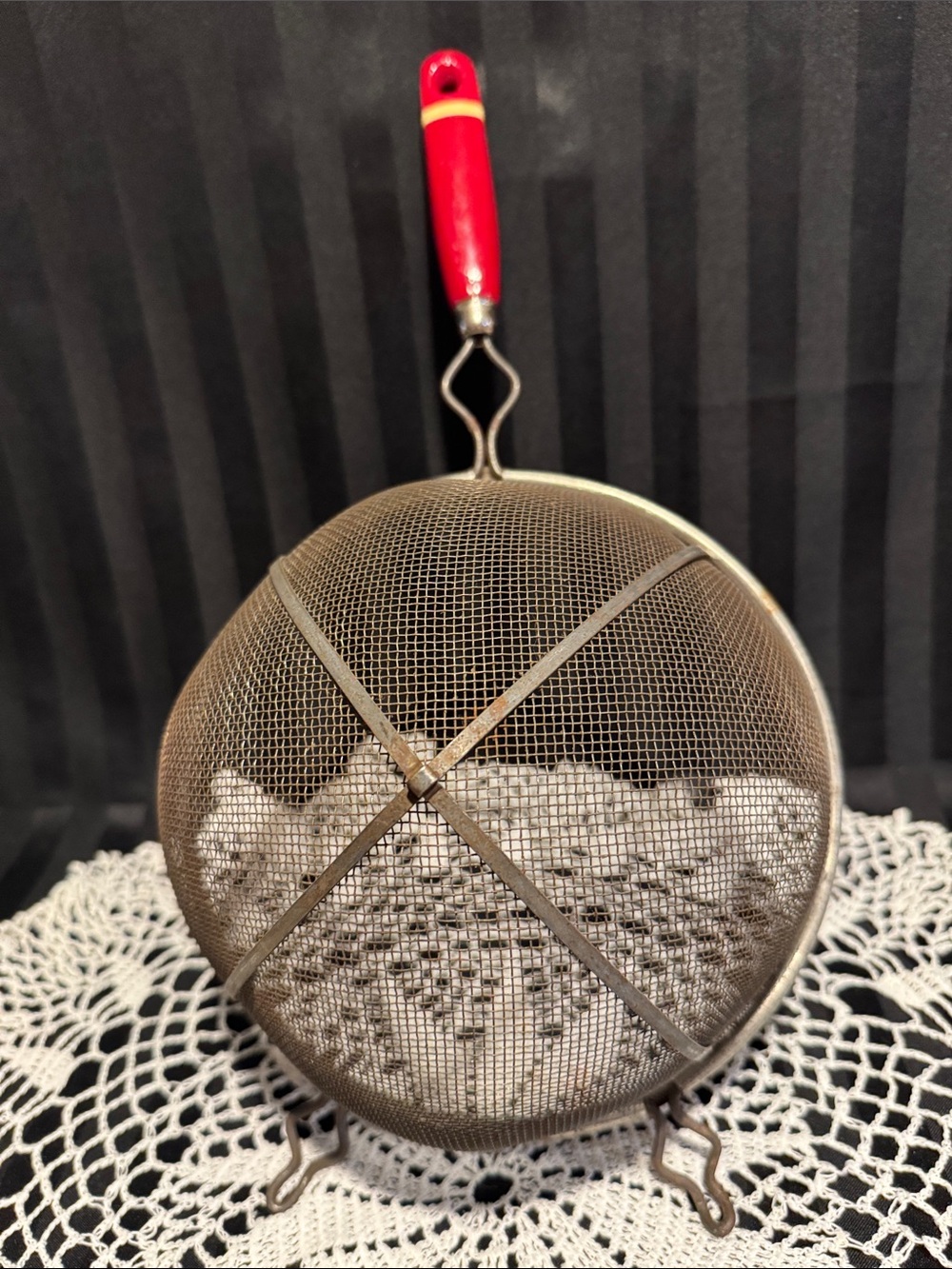 Vintage Round Strainer with Red Wooden Handle